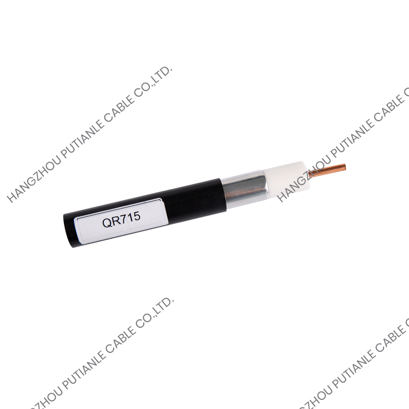 QR715 Couche externe élastique 75 ohms de tube en aluminium